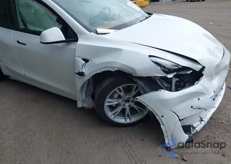 2021 Tesla Model Y Performance Dual Motor All-Wheel Drive/Standard Range Rear-Wheel Drive из США, поврежденный, VIN 5YJYGAED8MF173496